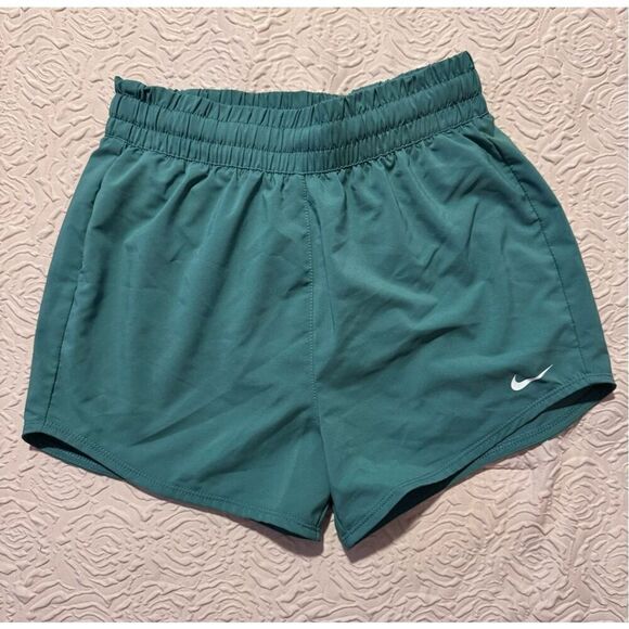 Nike Dri fit size medium Vietnam green pocket tye built in - Picture 13 of 13